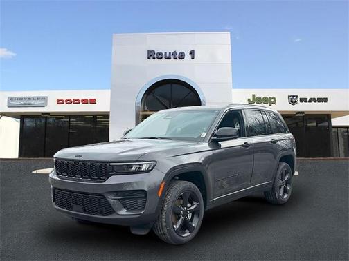 2025 Jeep Grand Cherokee Laredo