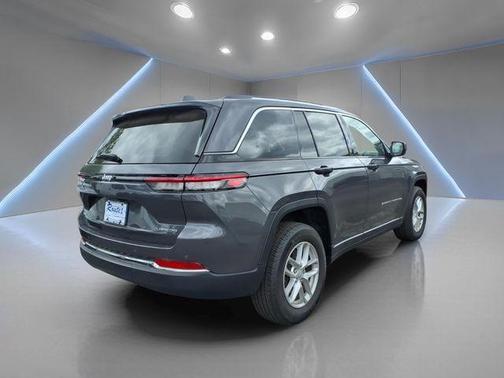 Metallic 2024 Jeep Grand Cherokee Laredo