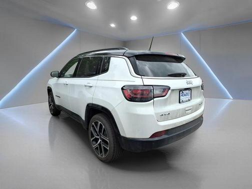 Bright White Clearcoat 2025 Jeep Compass Limited