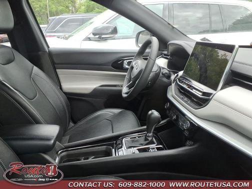 Bright White Clearcoat 2025 Jeep Compass Limited