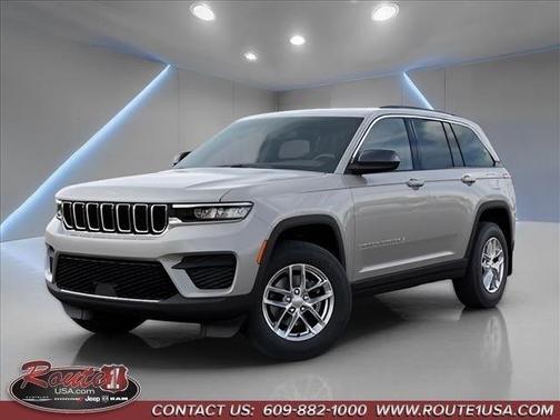 Silver Zynith 2026 Jeep Grand Cherokee Laredo