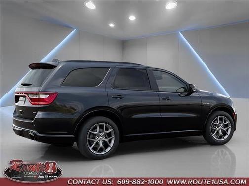 DB Black Crystal Clearcoat 2026 Dodge Durango GT Plus HEMI V8