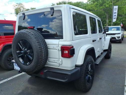 Bright White Clearcoat 2021 Jeep Wrangler Unlimited Sahara Altitude