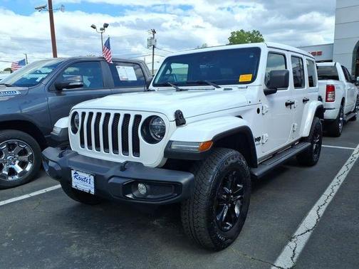 Bright White Clearcoat 2021 Jeep Wrangler Unlimited Sahara Altitude