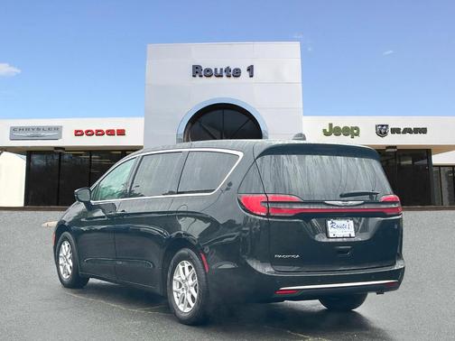 2024 Chrysler Pacifica Touring-L