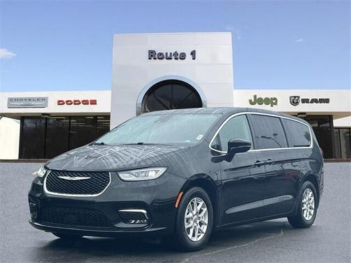 2024 Chrysler Pacifica Touring-L