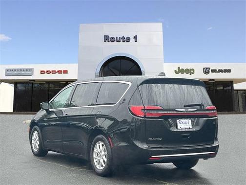 2024 Chrysler Pacifica Touring-L