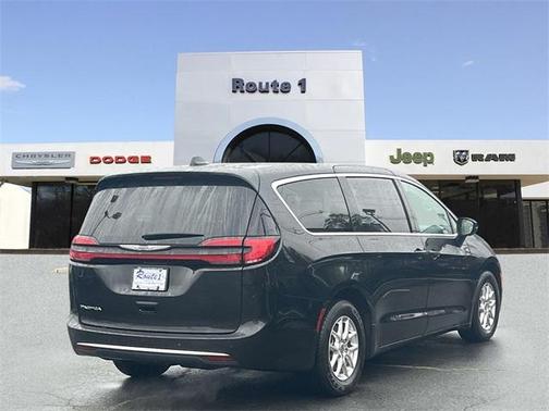 2024 Chrysler Pacifica Touring-L