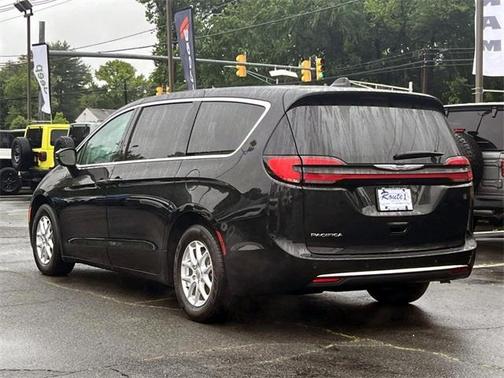 2024 Chrysler Pacifica Touring-L