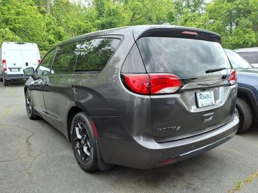 Granite Crystal Clearcoat Metallic 2019 Chrysler Pacifica Touring Plus