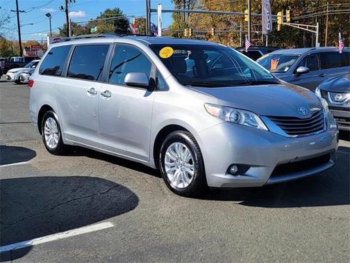 2016 Toyota Sienna XLE