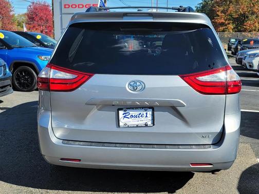 2016 Toyota Sienna XLE