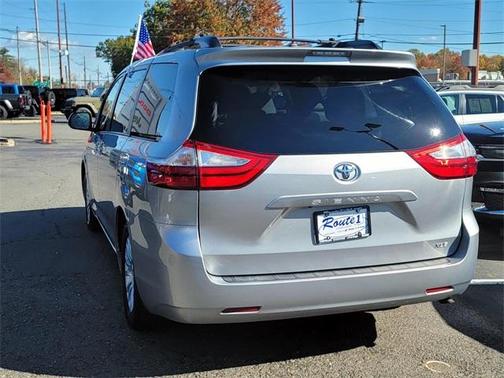 2016 Toyota Sienna XLE