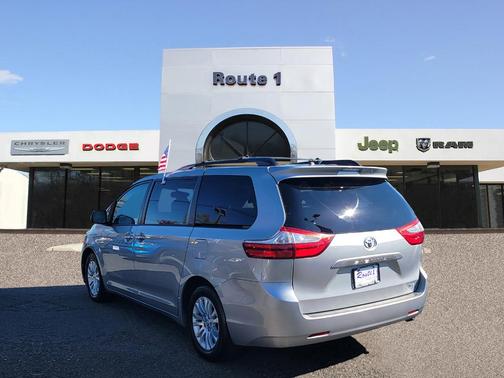 2016 Toyota Sienna XLE