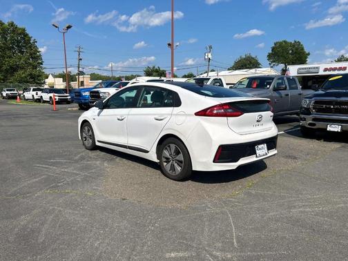 2019 Hyundai IONIQ Plug-In Hybrid Base