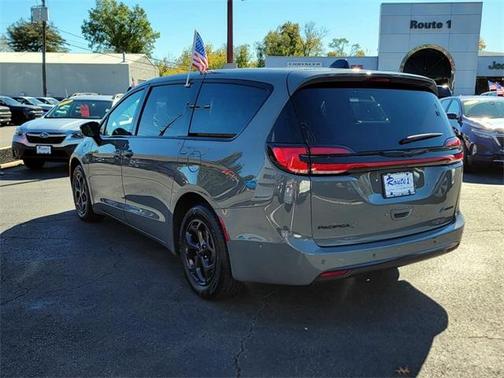 2023 Chrysler Pacifica Hybrid Limited
