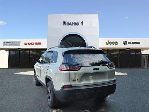 2023 Jeep Cherokee Altitude Lux