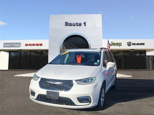 2022 Chrysler Pacifica Touring-L