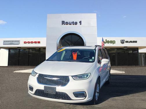 2022 Chrysler Pacifica Touring-L