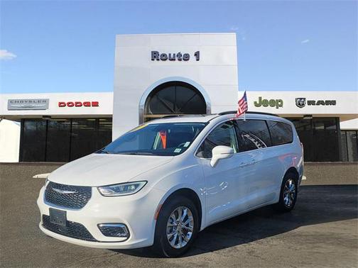 2022 Chrysler Pacifica Touring-L