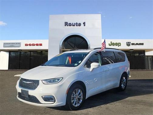 2022 Chrysler Pacifica Touring-L