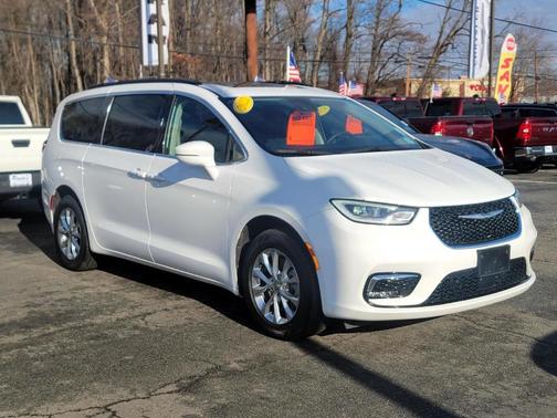 2022 Chrysler Pacifica Touring-L