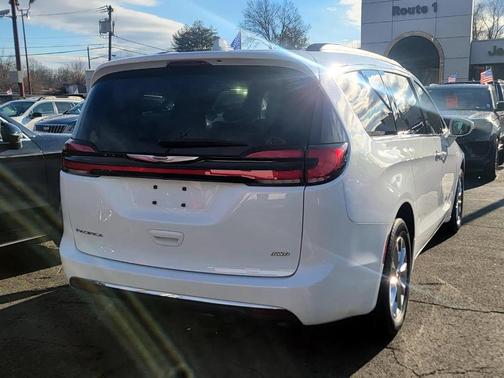 2022 Chrysler Pacifica Touring-L