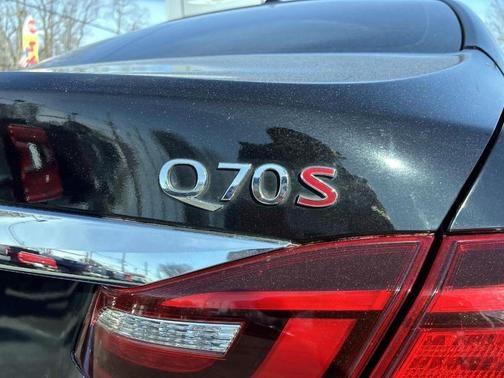 2015 INFINITI Q70 3.7X