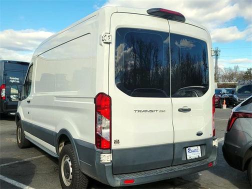 2018 Ford Transit-250 130 WB Medium Roof Cargo