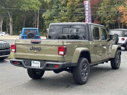 2025 Jeep Gladiator Sport