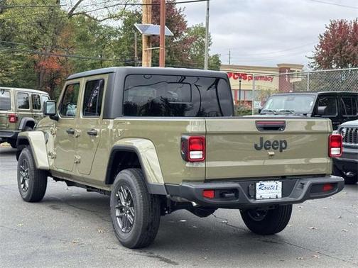 2025 Jeep Gladiator Sport