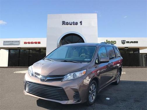 2020 Toyota Sienna LE