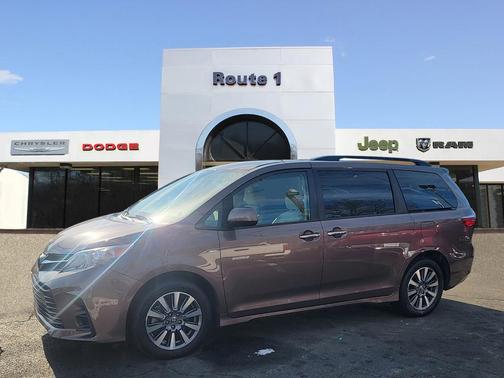 2020 Toyota Sienna LE