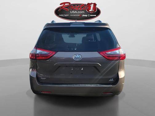 2020 Toyota Sienna LE