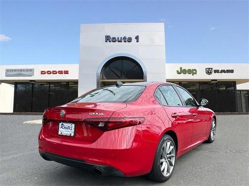 2022 Alfa Romeo Giulia Base