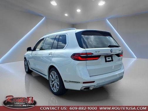 White Metallic 2025 BMW X7 xDrive40i