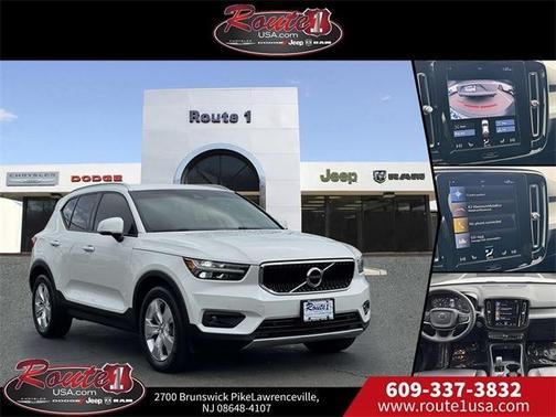2022 Volvo XC40 T5 Momentum