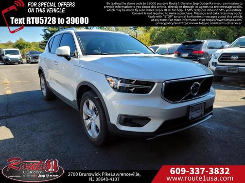 2022 Volvo XC40 T5 Momentum