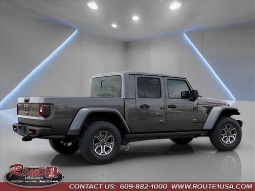 Granite Crystal Clearcoat Metallic 2026 Jeep Gladiator Mojave