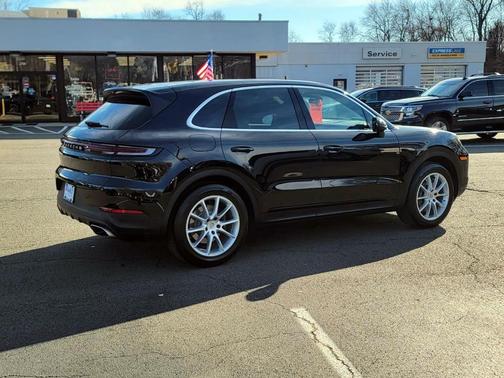 2024 Porsche Cayenne Base