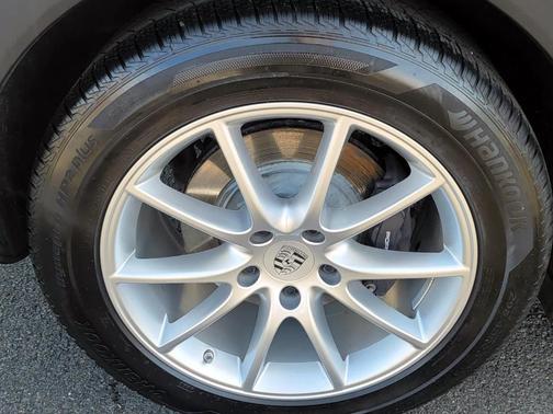 2024 Porsche Cayenne Base