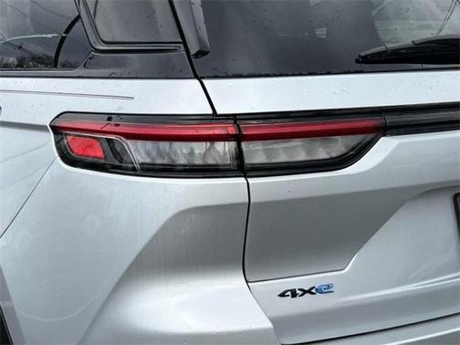 2023 Jeep Grand Cherokee 4xe Trailhawk