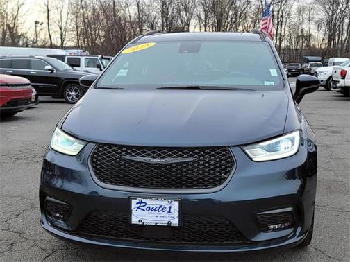 2023 Chrysler Pacifica Touring-L