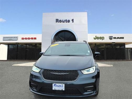 2023 Chrysler Pacifica Touring-L