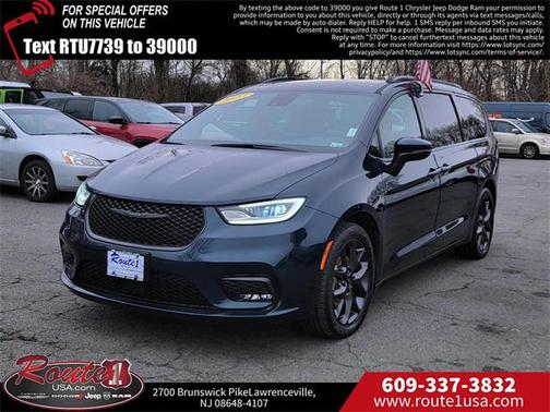 2023 Chrysler Pacifica Touring-L