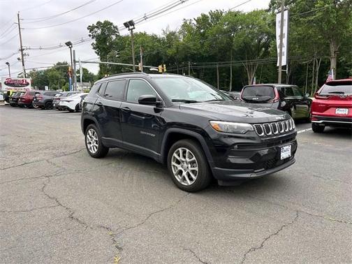 2024 Jeep Compass Latitude Lux