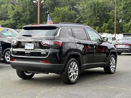 2024 Jeep Compass Latitude Lux