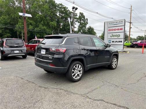 2024 Jeep Compass Latitude Lux
