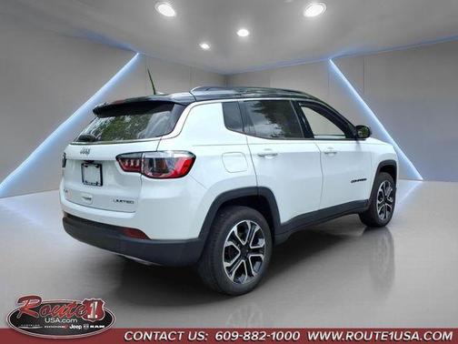 Bright White Clearcoat 2023 Jeep Compass Limited