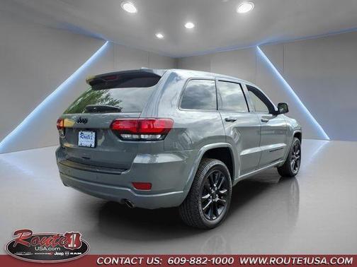 Sting Gray Clearcoat 2022 Jeep Grand Cherokee WK Laredo